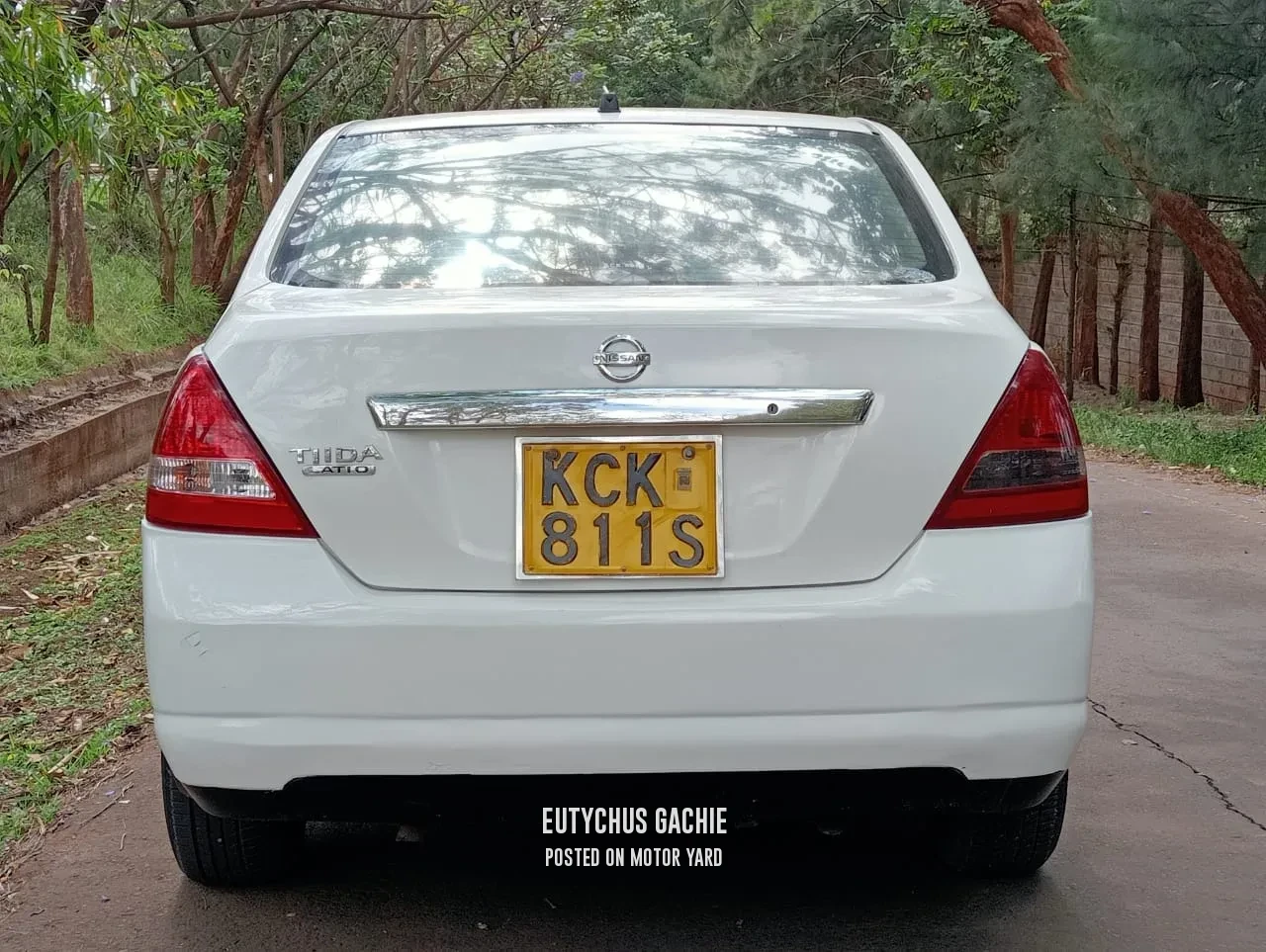 Nissan Tiida Latio 2010 White