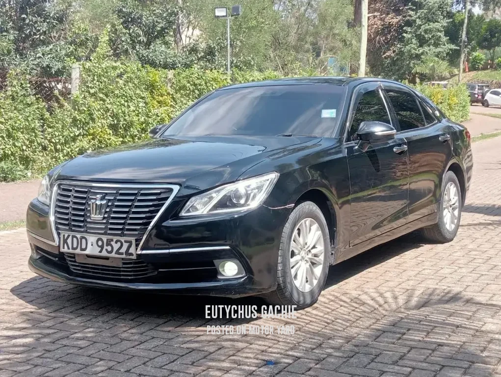 Toyota Crown 2014 Black