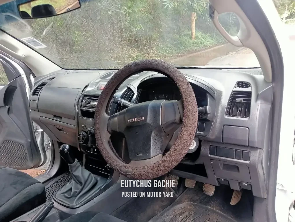 Isuzu D-Max 2014 White