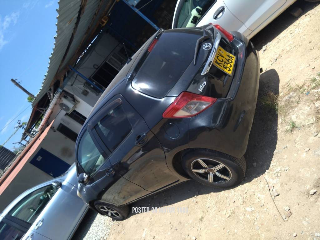 Toyota Vitz 2012 Black