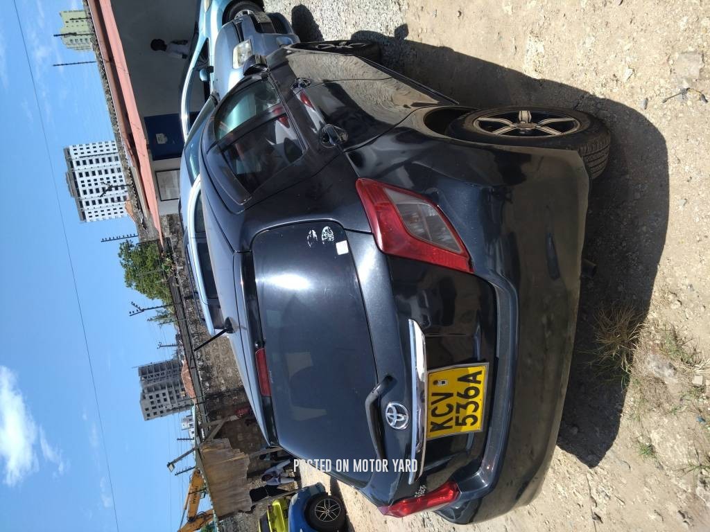 Toyota Vitz 2012 Black