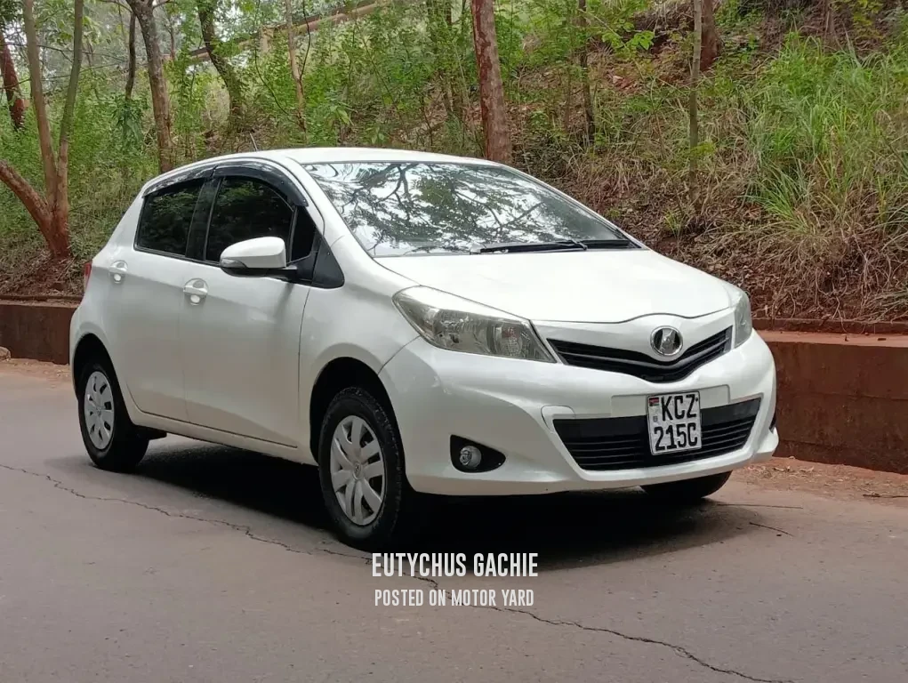 Toyota Vitz 2012 White