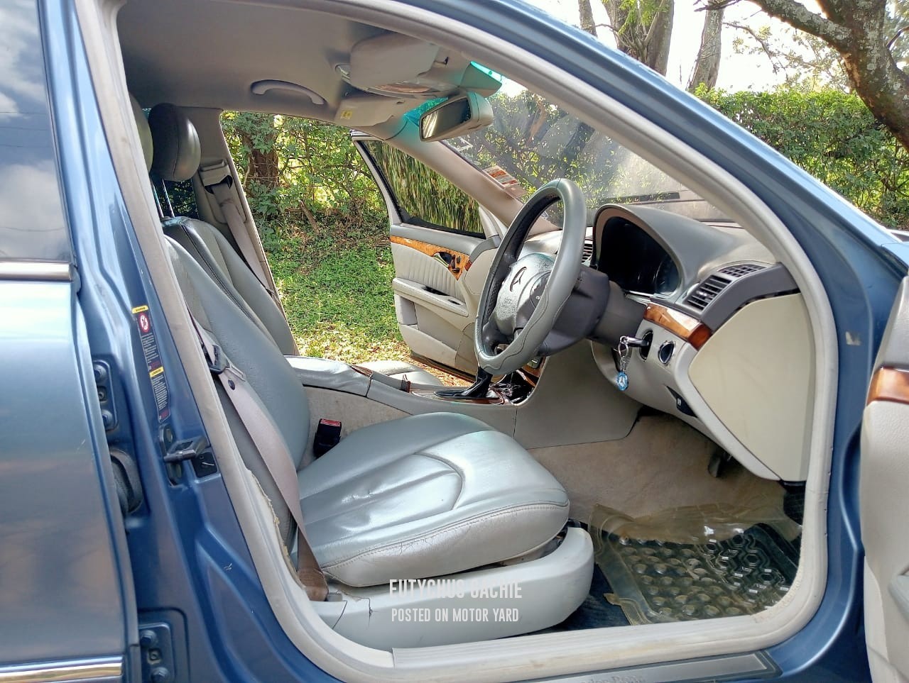 Mercedes-Benz E200 2006 Blue