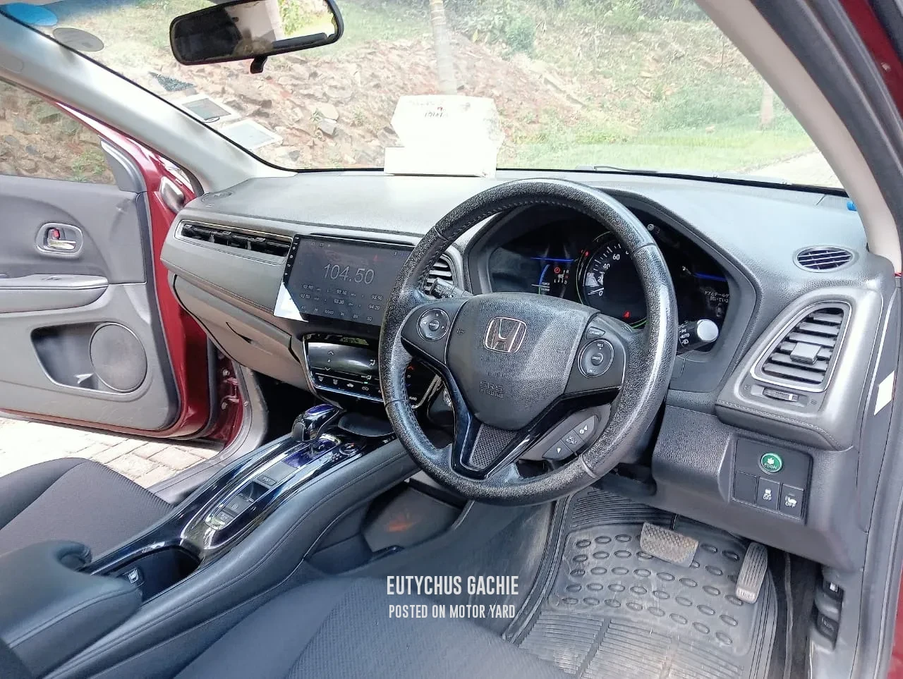 Honda Vezel 2014 Maroon