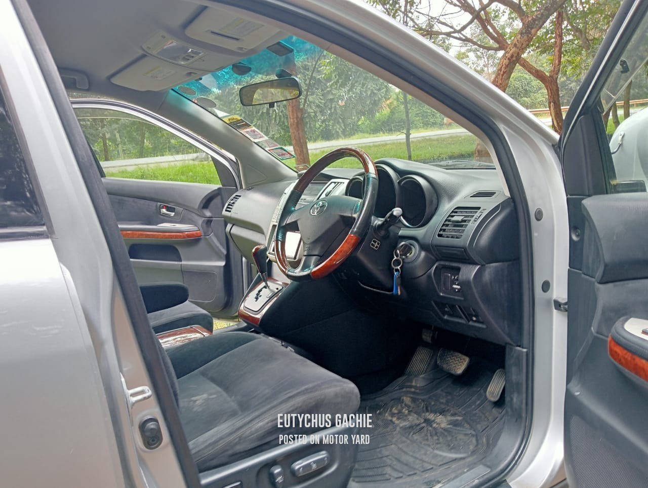 Toyota Harrier 2011 Silver