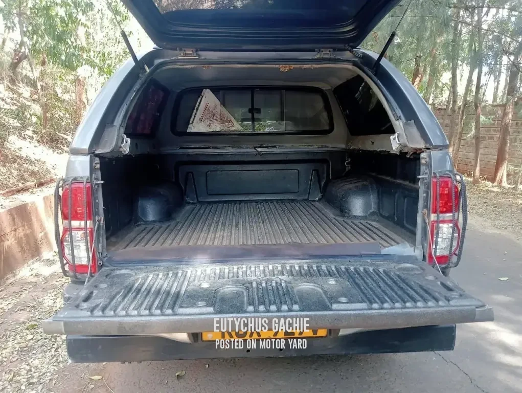 Toyota Hilux Vigo D/Cab 2012 Silver