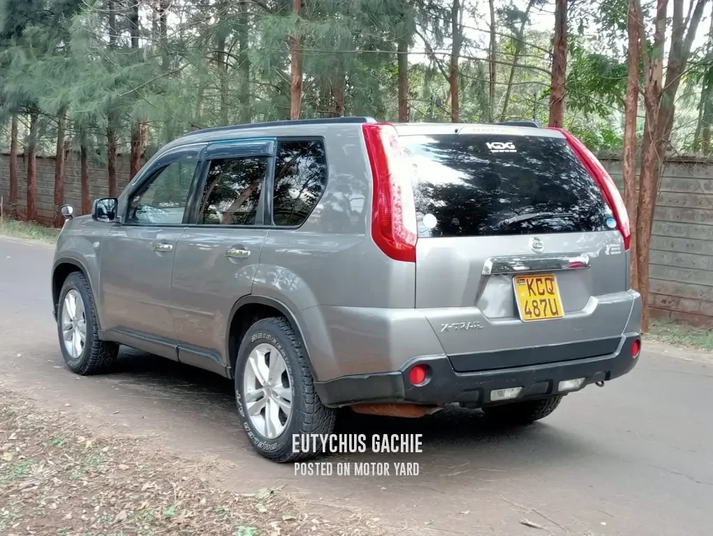 Nissan Xtrail 2011 Silver