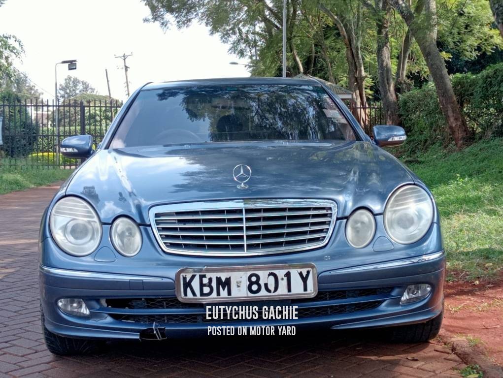 Mercedes-Benz E200 2006 Blue