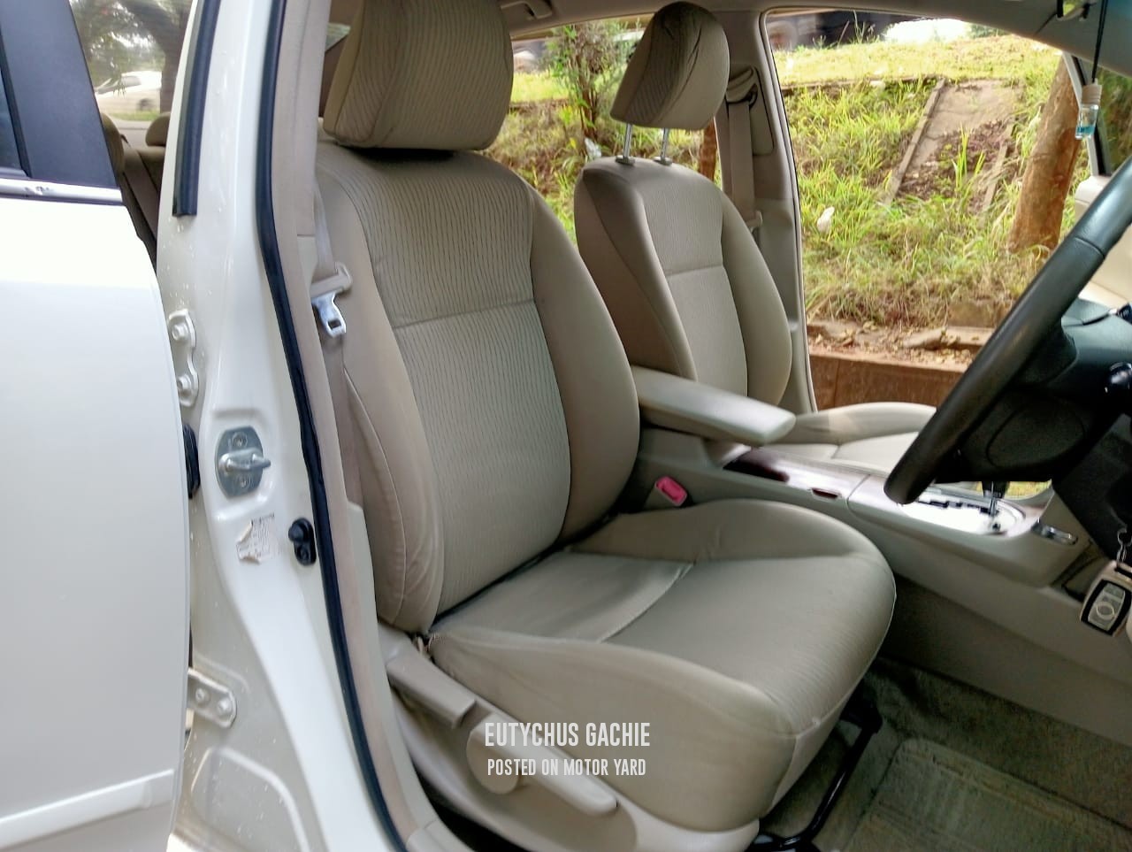 Toyota Premio 2012 White