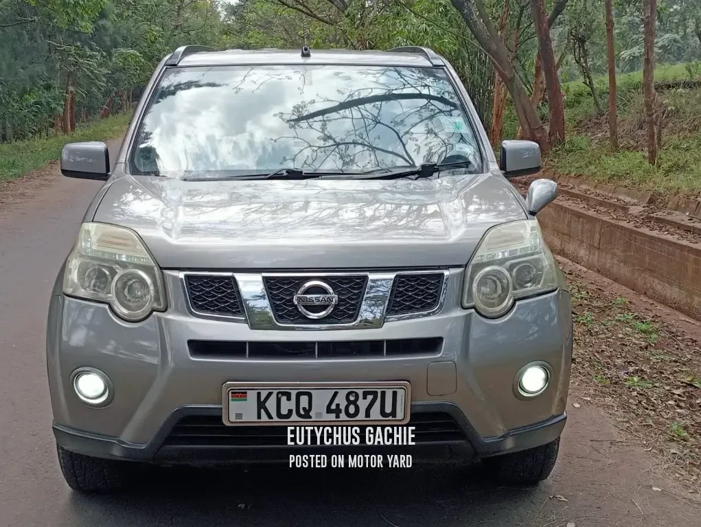 Nissan Xtrail 2011 Silver