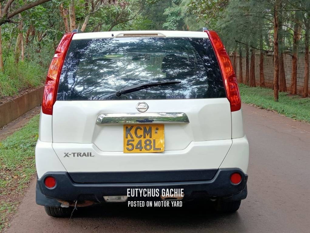 Nissan Xtrail 2010 White