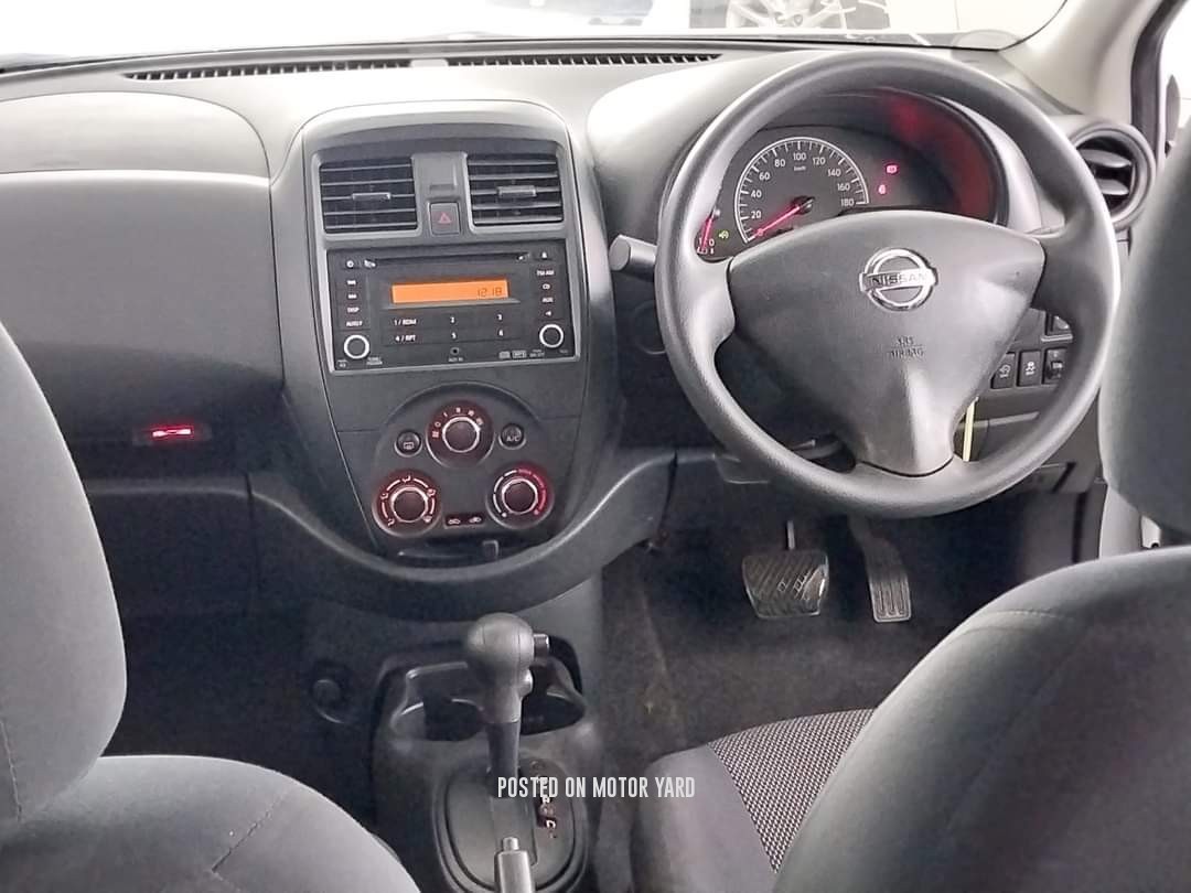 Nissan Latio 2017 Silver