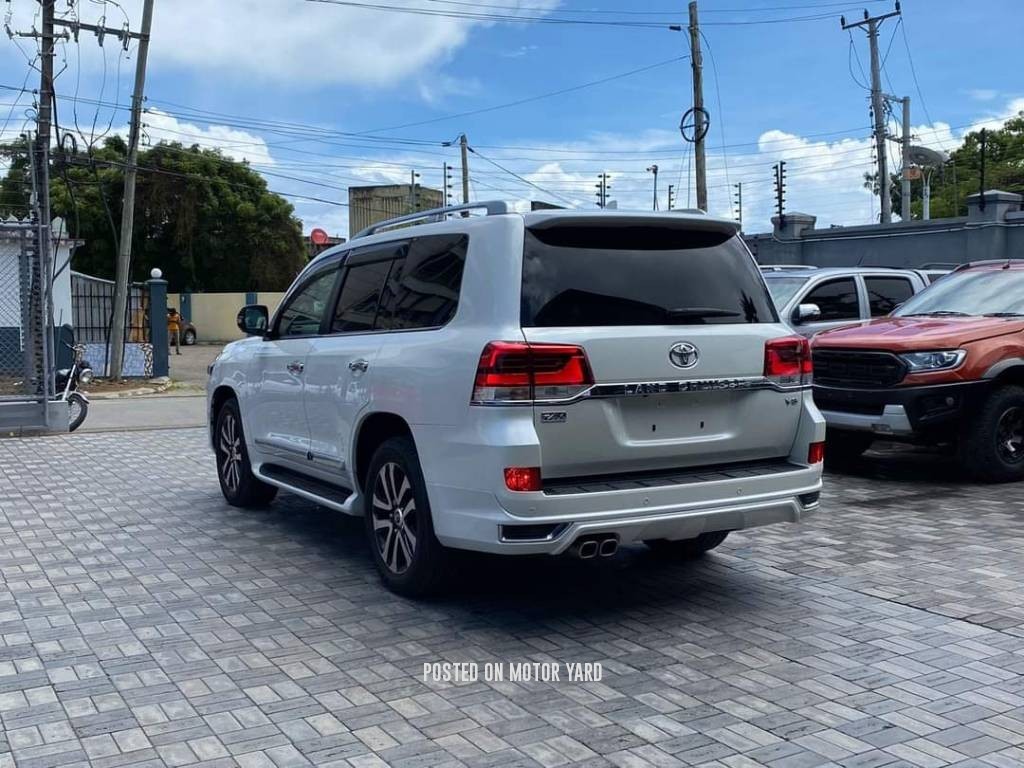 Toyota Land Cruiser 2017 Pearl