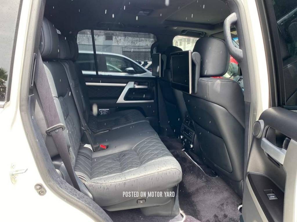 Toyota Land Cruiser 2017 Pearl