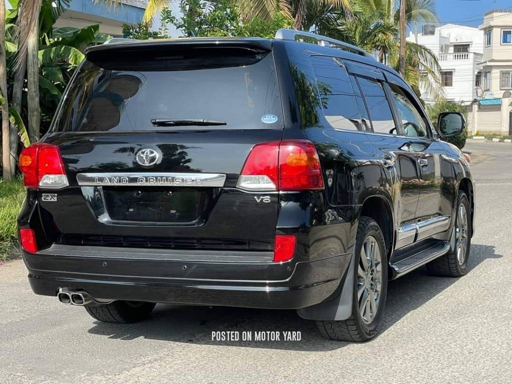 Toyota Land Cruiser 2016 Black