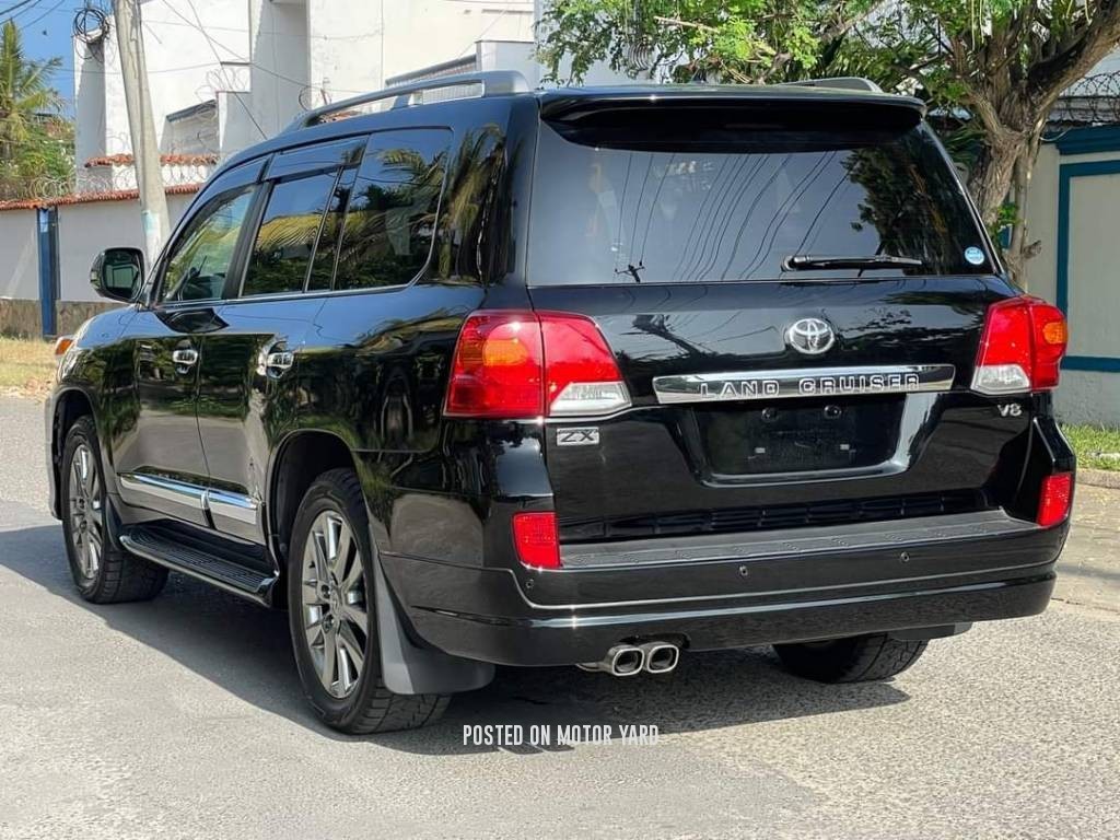 Toyota Land Cruiser 2016 Black