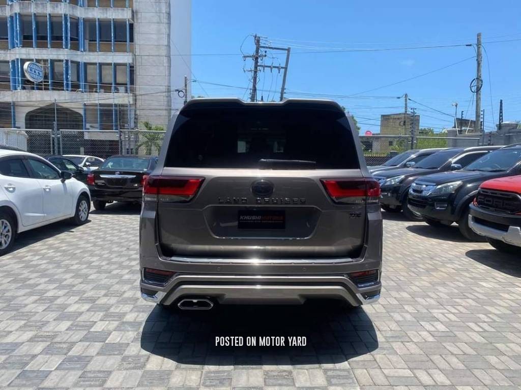 Toyota Land Cruiser 2022 Beige