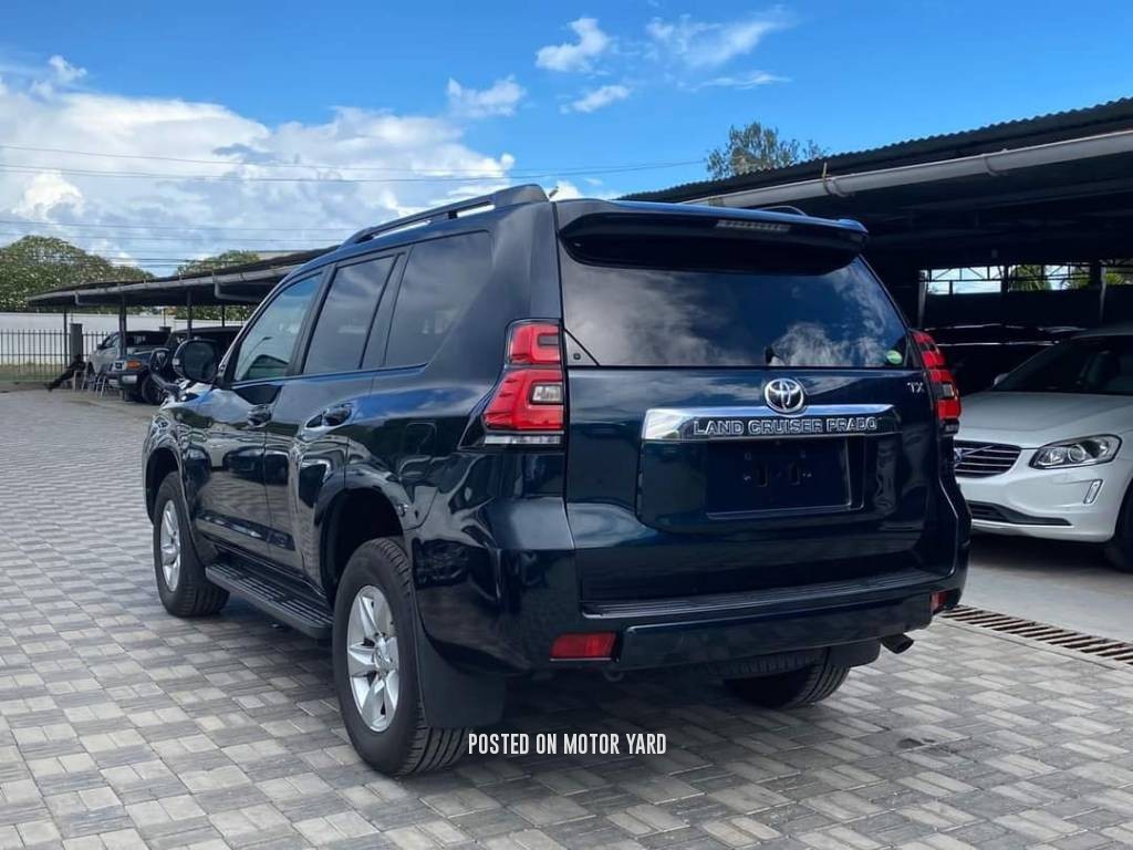 Toyota Land Cruiser Prado 2018 Black