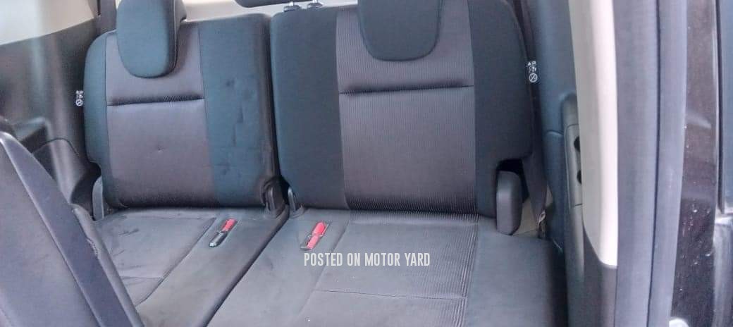 Nissan Serena 2017 Brown