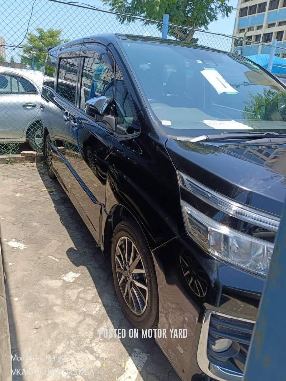 Toyota Voxy 2016 Black