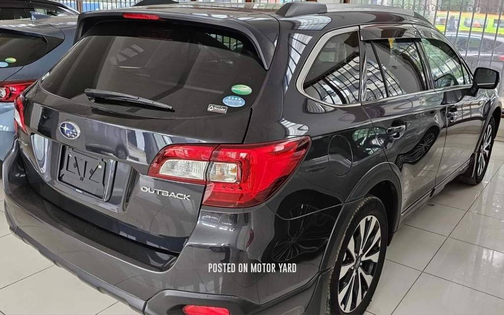 Subaru Outback 2017 Black