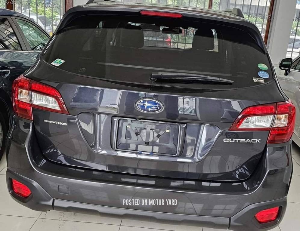 Subaru Outback 2017 Black