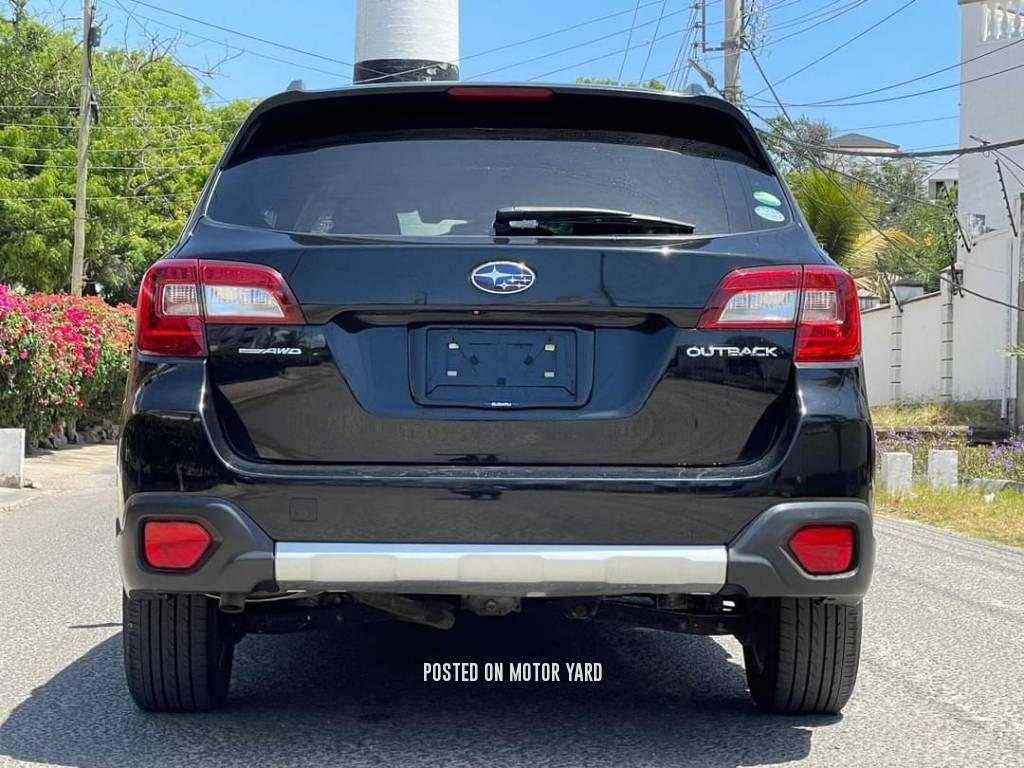 Subaru Outback 2017 Black