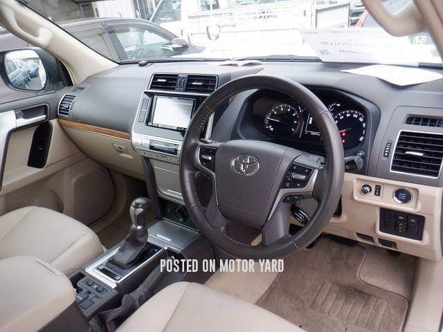 Toyota Land Cruiser Prado 2018 White