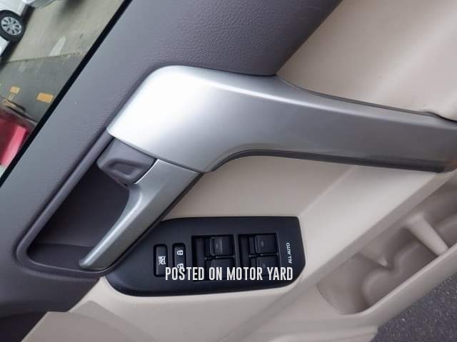 Toyota Land Cruiser Prado 2018 White