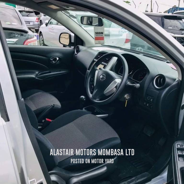 Nissan Latio 2017 Silver