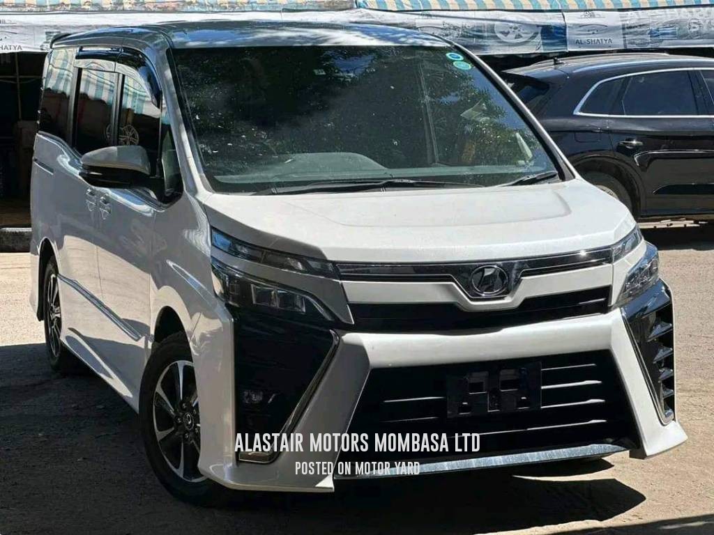 Toyota Voxy 2017 White