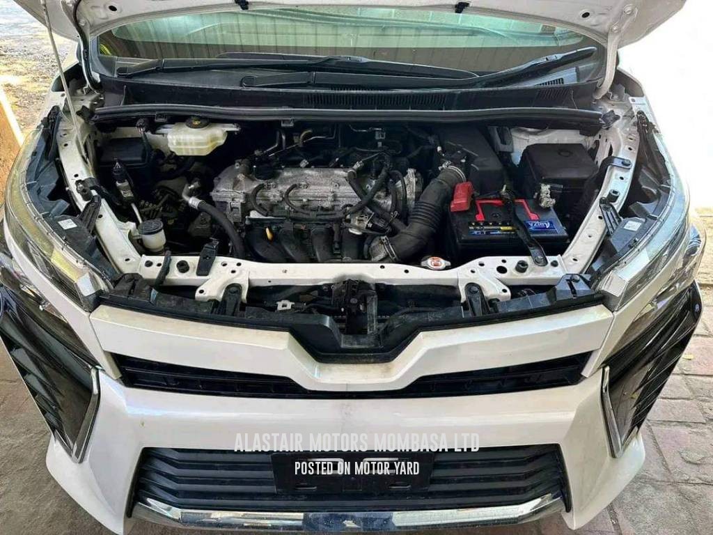 Toyota Voxy 2017 White