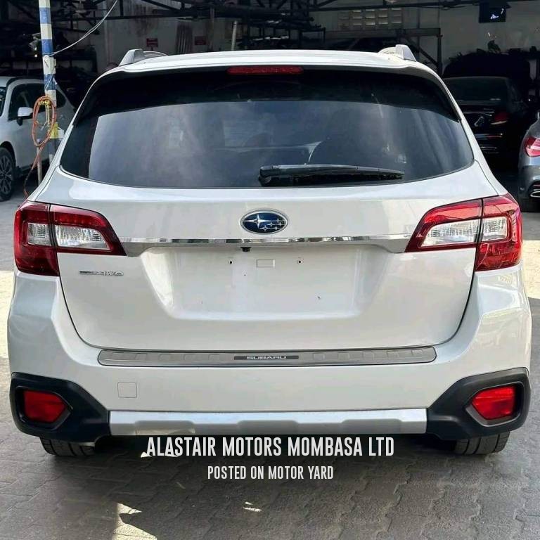 Subaru Outback 2017 White