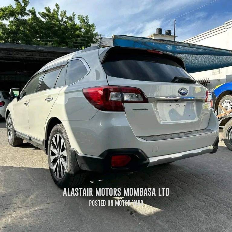 Subaru Outback 2017 White