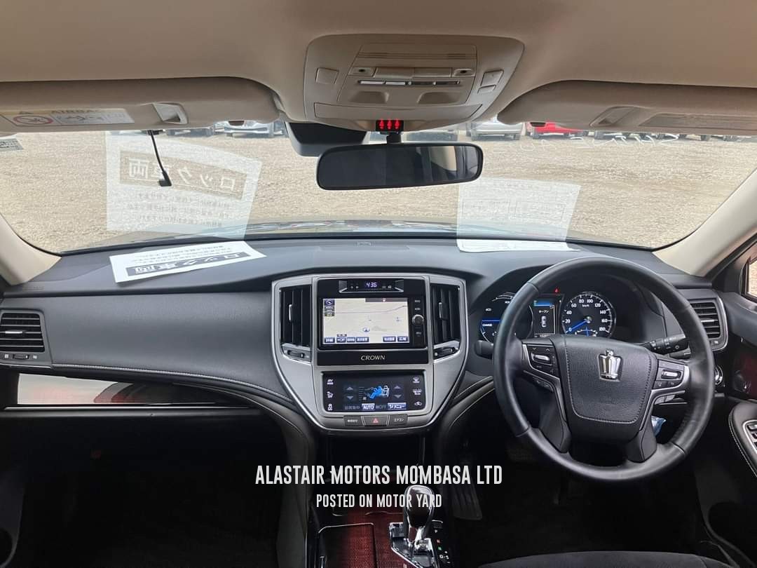 Toyota Crown 2017 Black