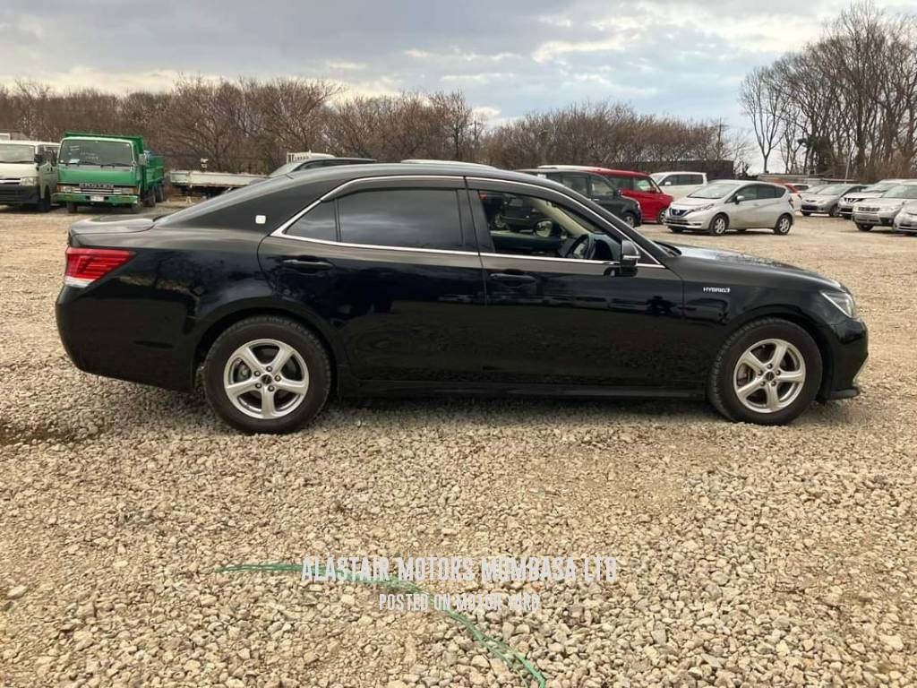 Toyota Crown 2017 Black