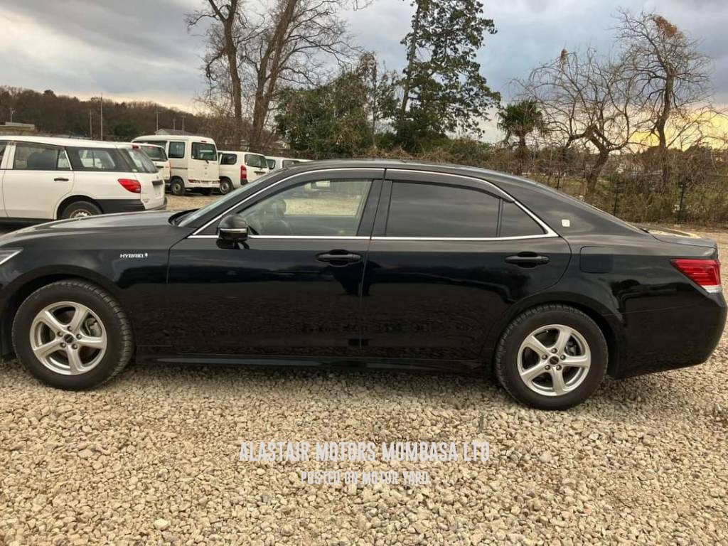 Toyota Crown 2017 Black