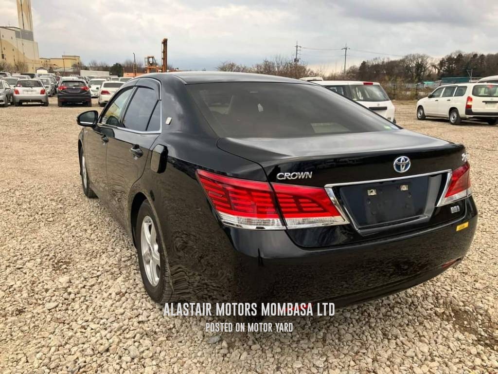 Toyota Crown 2017 Black