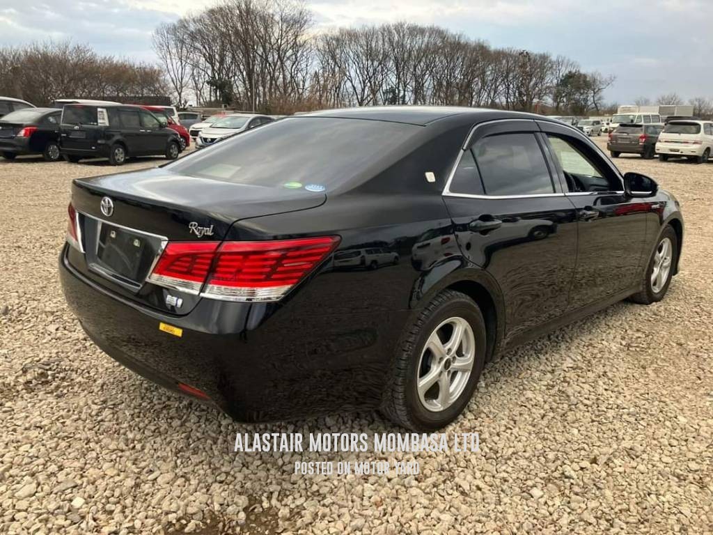 Toyota Crown 2017 Black