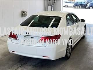Toyota Crown 2017 White