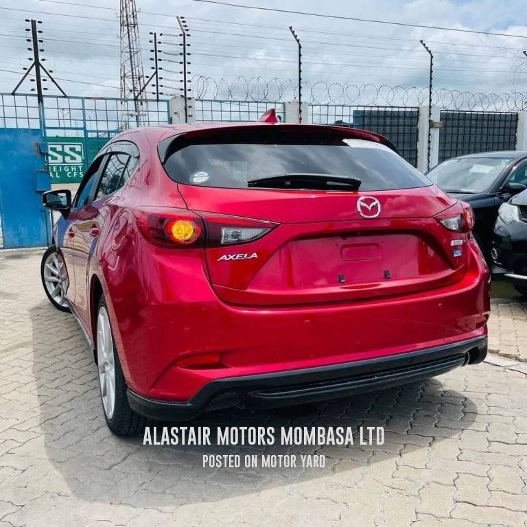Mazda Axela 2017 Red