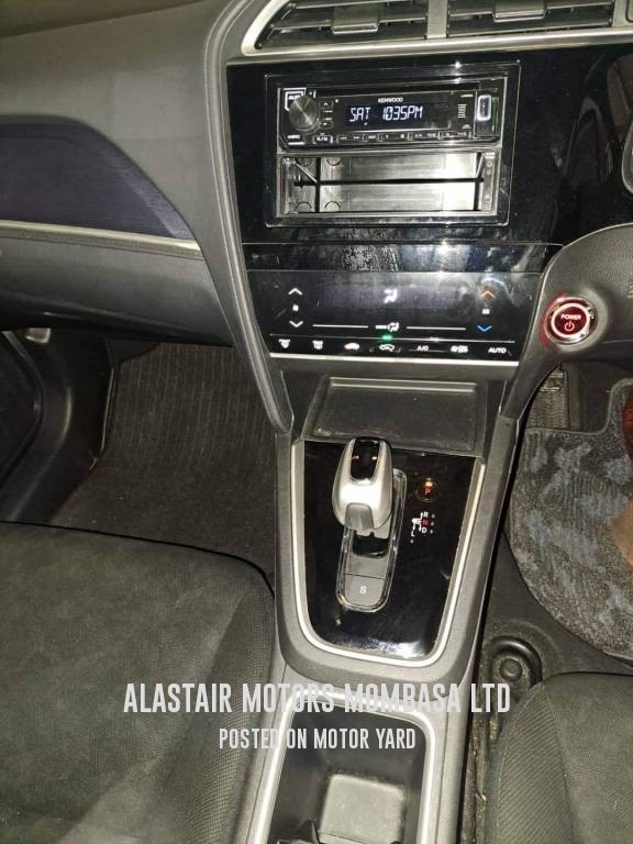 Honda Fit Shuttle 2017 Blue