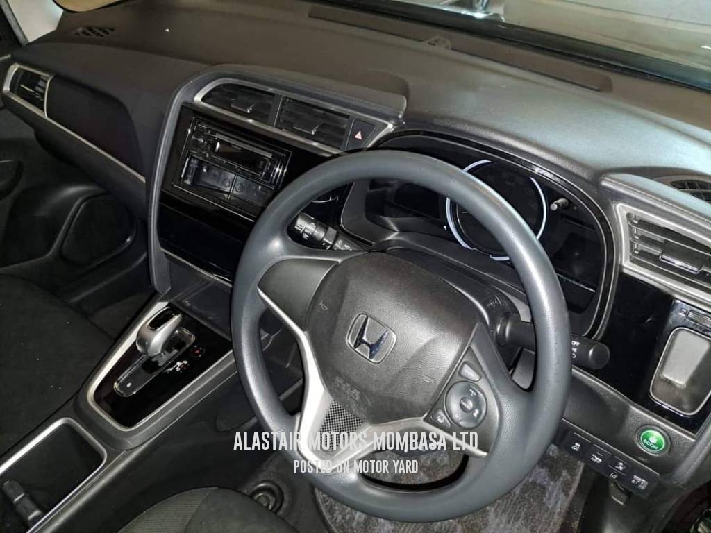 Honda Fit Shuttle 2017 Blue