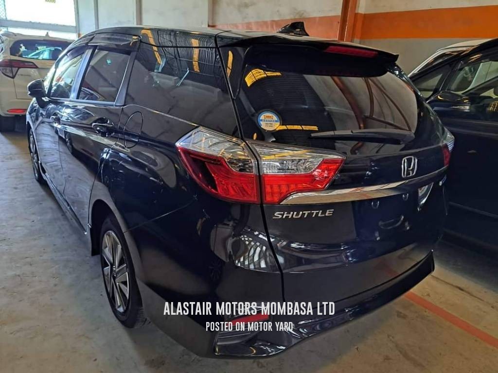 Honda Fit Shuttle 2017 Blue