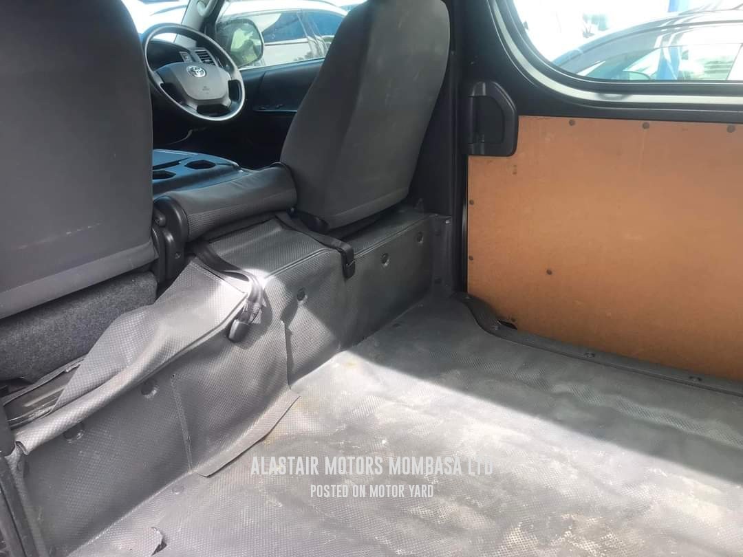 Toyota HiAce 2017 Black