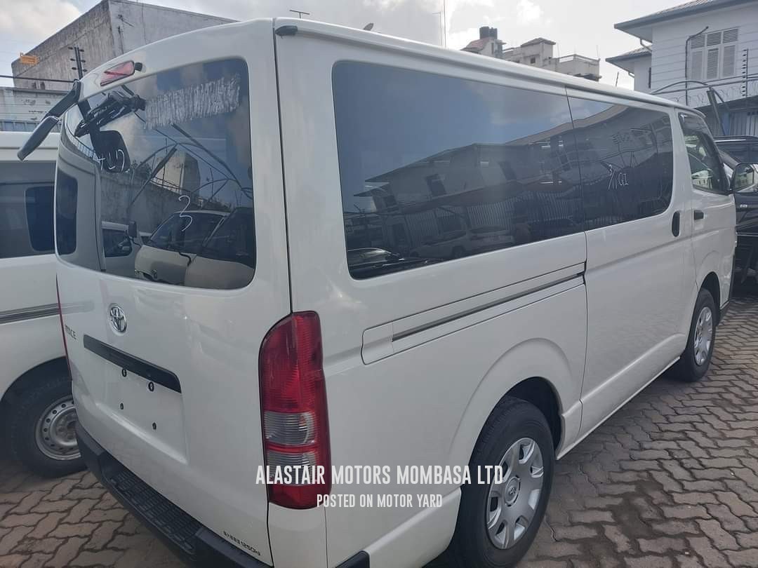 Toyota HiAce 2017 White