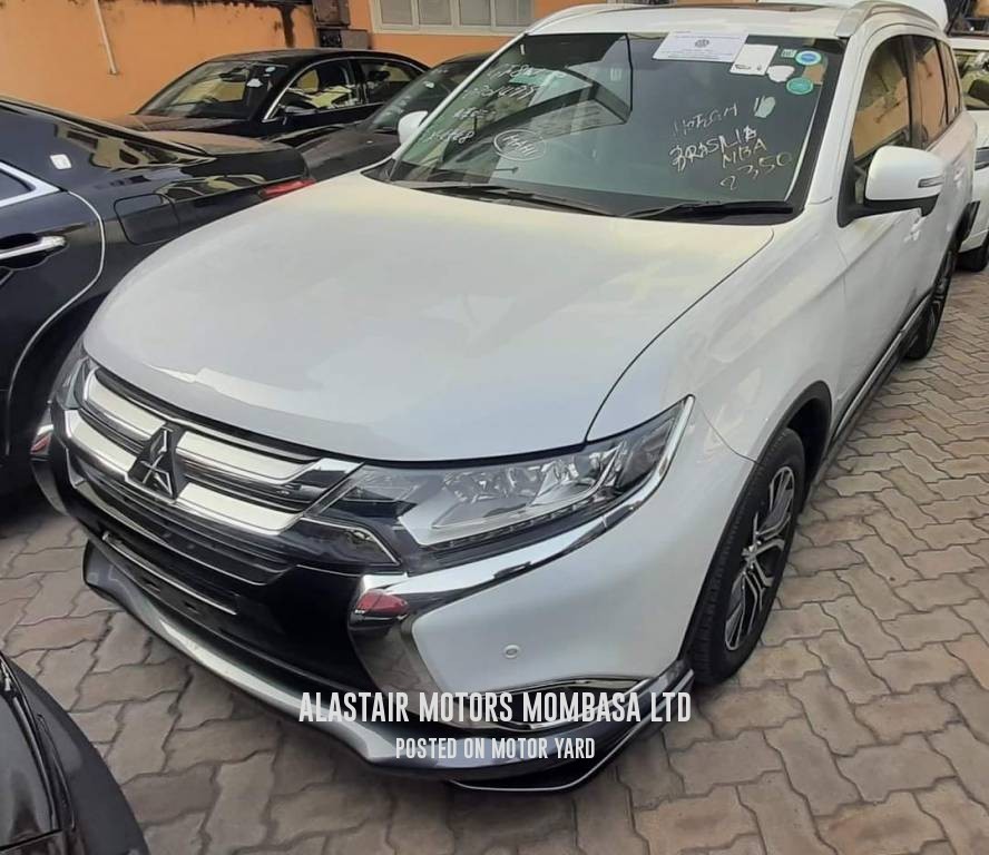 Mitsubishi Outlander 2016 White