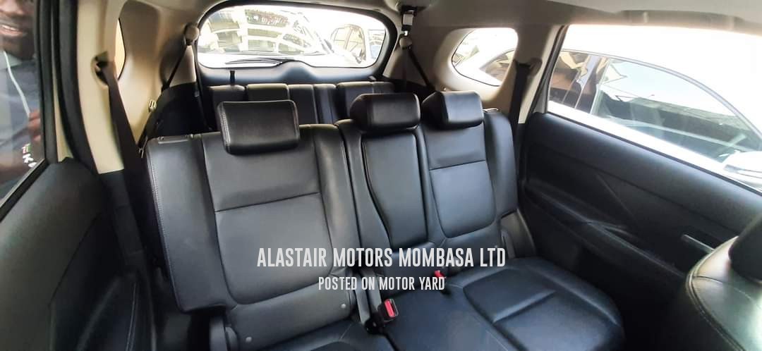 Mitsubishi Outlander 2016 White