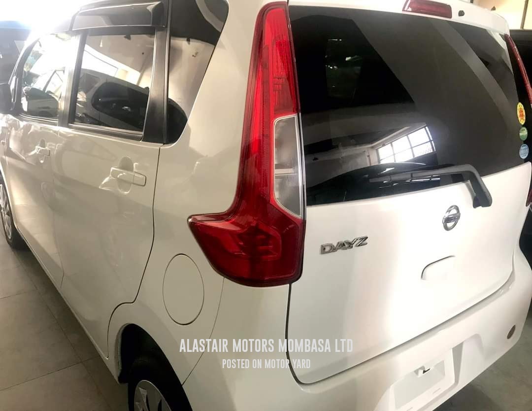 Nissan Dayz 2017 White