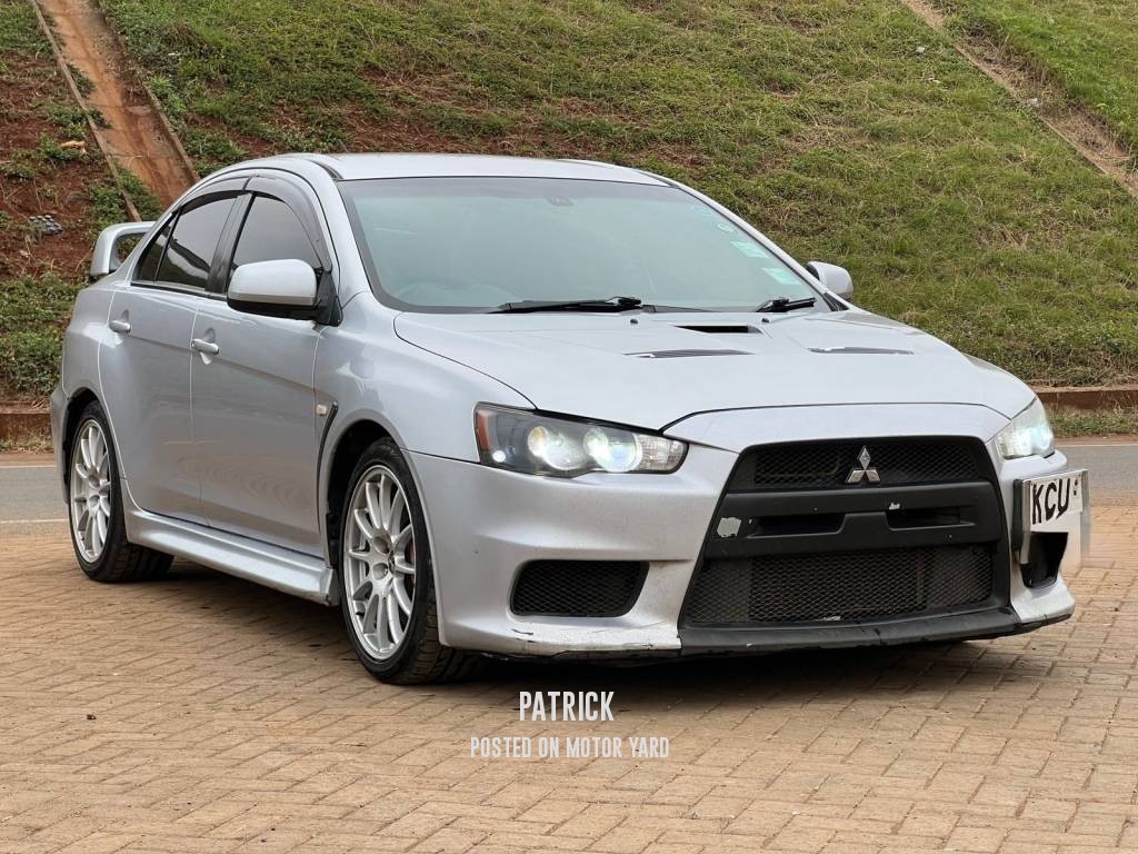 Mitsubishi Lancer Evolution 2020 White